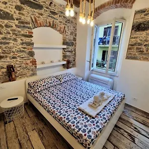 https://l-onda-di-manarola.hotelitalianriviera.com